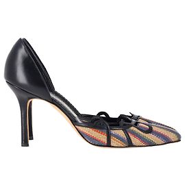 Spitze Pumps von Manolo Blahnik aus mehrfarbigem Raffia
