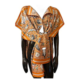 Poncho in seta multicolore Burberry