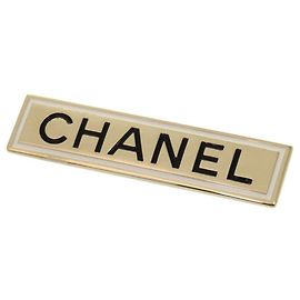 Spilla in oro Chanel Plate 1550