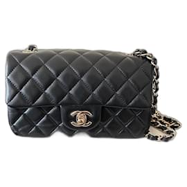 Chanel Mini borsa classica nera in agnello