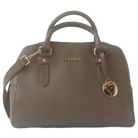 Borsa Furla Elena Bowling in pelle taupe