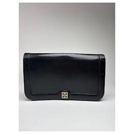 Clutch in pelle vintage Givenchy nera