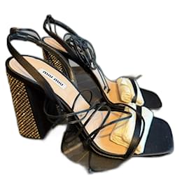 Sandali con tacco Miu Miu in satin nero con laccio alla caviglia