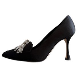 Décolleté Manolo Blahnik in seta nera con fibbie in cristalli