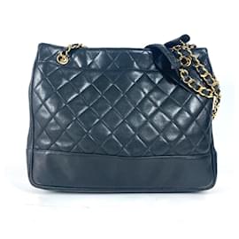 Bolso de hombro acolchado vintage de Chanel