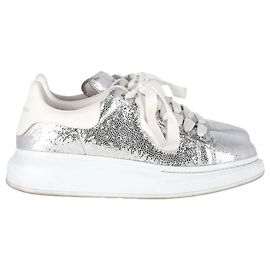 Sneakers Oversized Alexander Mcqueen in pelle metallica argento