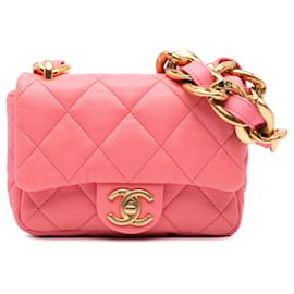 Chanel Mini Flap de piel de cordero acolchada rosa Funky Town