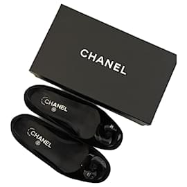 Ballerine Chanel Camélia in velluto nero