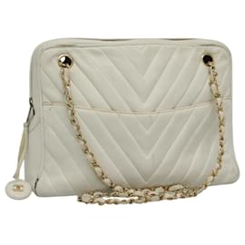 Borsa a spalla CHANEL in pelle di agnello bianca con cucitura a V e catena CC Auth bs23119