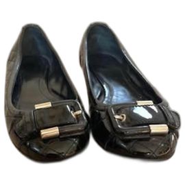 Zapatos de ballet de cuero negro brillante Burberry con hebilla acolchada, talla 39EU/6 US