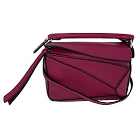 Borsa a tracolla mini Puzzle in pelle di vitello cremisi Loewe
