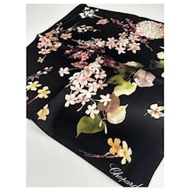 Chopard Sciarpa in Seta Fiori su Sfondo Nero