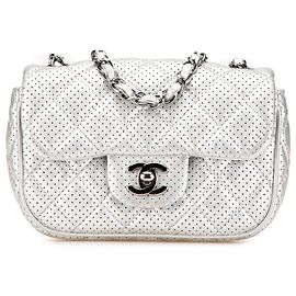 Chanel Mini perforato in agnello argento Punch Flap