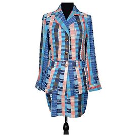Traje de jeans azul de Christian Lacroix con patrón pop streetwear