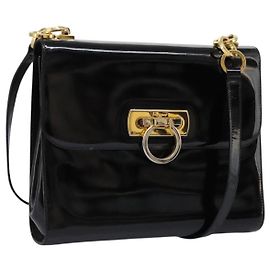 Borsa a Spalla Gancini Smalto Nero Oro Auth 112878 di Salvatore Ferragamo