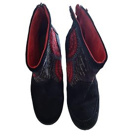 Stivaletti Desigual in camoscio nero