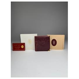 Cartera de cuero vintage Cartier con solapa burdeos