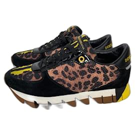 Dolce & Gabbana Sneakers Wildleder Braun Schwarz
