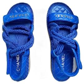 Sandales Dad Chanel bleu marine cuir