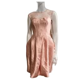 Vera Wang Korsettkleid aus Spitze und Satin