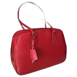 Borsa a mano Prada Plume in pelle rosso scuro