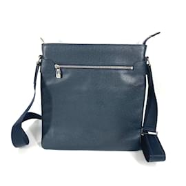 Borsa a Spalla Sasha Taiga di Louis Vuitton