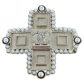 Spilla Chanel a Croce Metallo Oro Champagne
