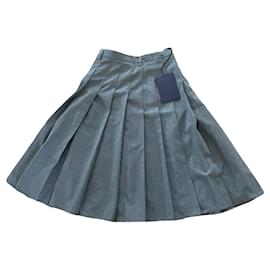 Falda plisada de lana gris Prada de largo medio