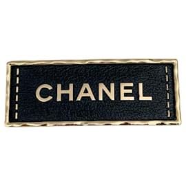 Spilla Chanel Placca Logo Oro e Pelle