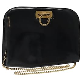 Gancini Chain Schultertasche von Salvatore Ferragamo aus schwarzem und goldenem Lack Auth 116139