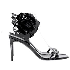 Sandalias corsage de cuero negro brillante Flor de Ámbar Saint Laurent
