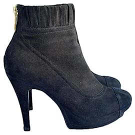 Botines Chanel de piel negra