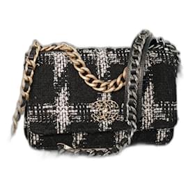 Borsa Chanel 19 in Tweed di Cotone Nero e Bianco