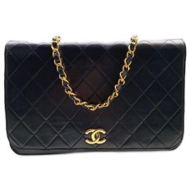 Chanel Borsa Single Flap in pelle d'agnello trapuntata nera