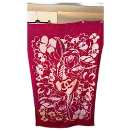 Toalla de baño Chanel Coco Beach rosa de algodón con camelia