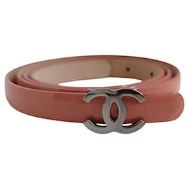 CHANEL Karl Lagerfeld 2012 Cinturón delgado de cuero patentado Talla 110 - Chanel