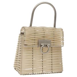 Borsa a mano Gancini in vinile trasparente argento Auth BD1554 di Salvatore Ferragamo