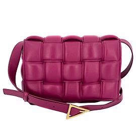 Bottega Veneta Bolsa de ombro de couro roxa acolchoada