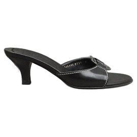 Salvatore Ferragamo Fibula Leder Pantoletten Schwarz
