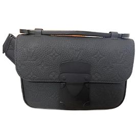 Louis Vuitton Borsa S Lock Messenger Nera in Pelle Taurillon