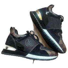 Sneakers Louis Vuitton Run Away Nere in Pelle