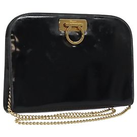 Borsa a spalla Gancini Chain di Salvatore Ferragamo in pelle verniciata nera Auth 116524