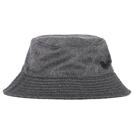 Bucket Hat aus grauer Wolle mit aufgenähtem Logo Maison Michel Angele