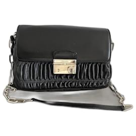 Borsa a spalla in pelle nera Prada Nappa Gaufre