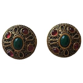 Orecchini Chanel Clip in metallo dorato e vetro