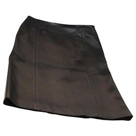 Falda Christian Dior de piel de cordero negra Auth am8156