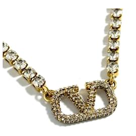 Collana pendente con logo V di Valentino