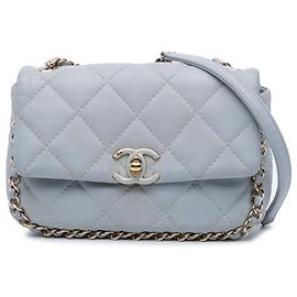 Chanel Graue Mini Kalbsleder Kette Um Klappe
