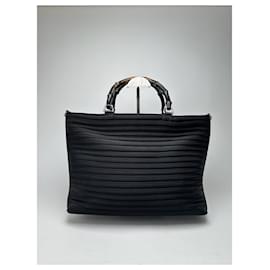 Borsa in tela nera vintage Gucci con manico in bambù