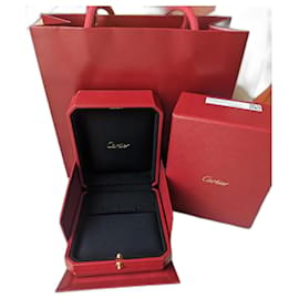 Scatola espositiva verticale per grandi orecchini a cerchio con borsa di carta - Cartier
